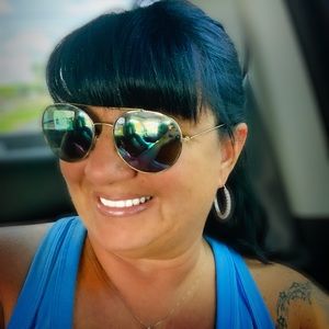 Meet your Posher, Debra